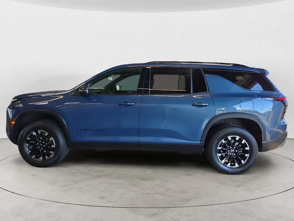 Used 2024 Lakeshore Blue Metallic Chevrolet Z71 image 8