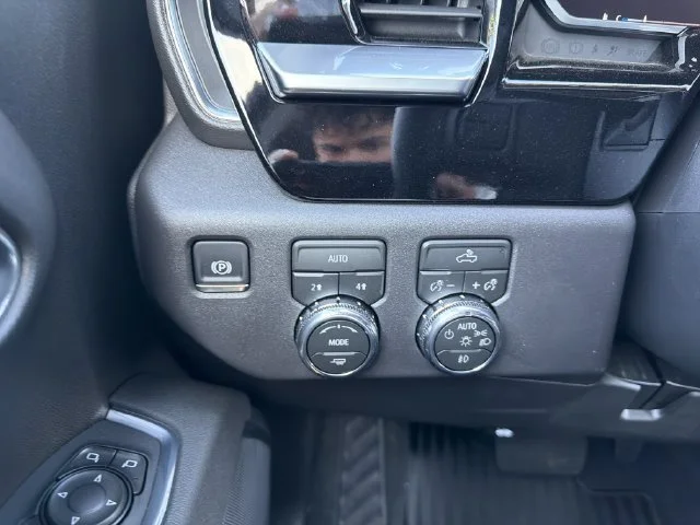 New 2026 Summit White GMC Elevation image 30