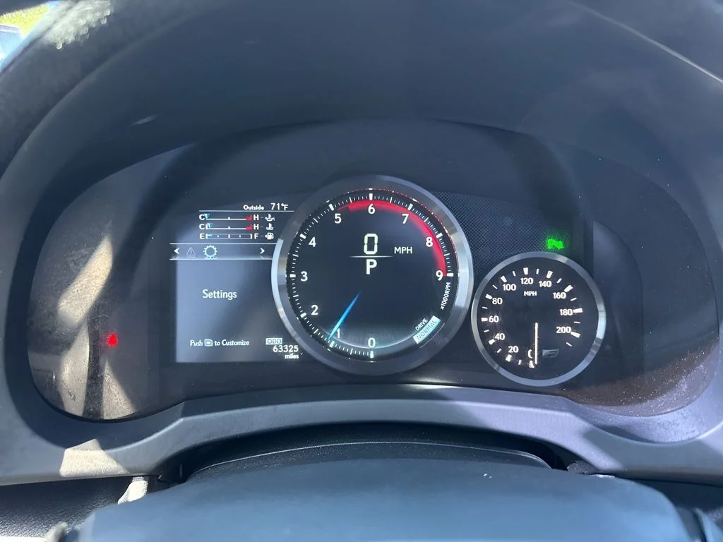 Used 2015 Red Lexus F image 23