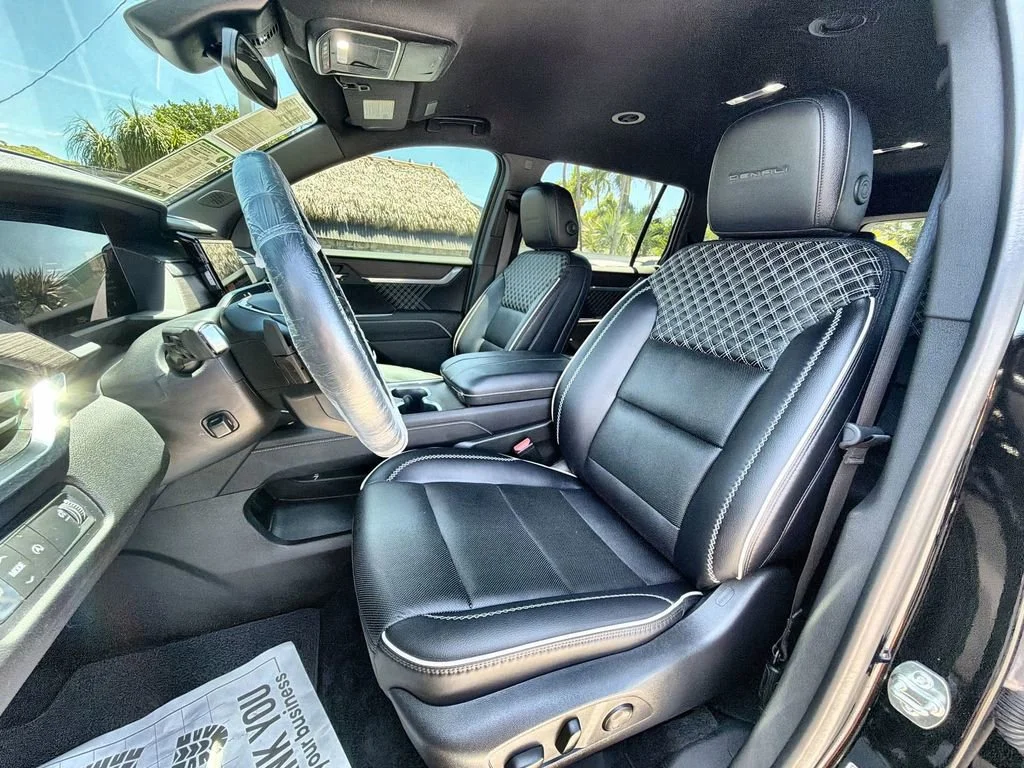 Used 2025 Ebony Twilight Metallic GMC Denali image 26