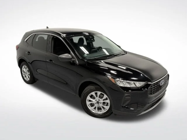 Used 2023 Black Ford Active image 32
