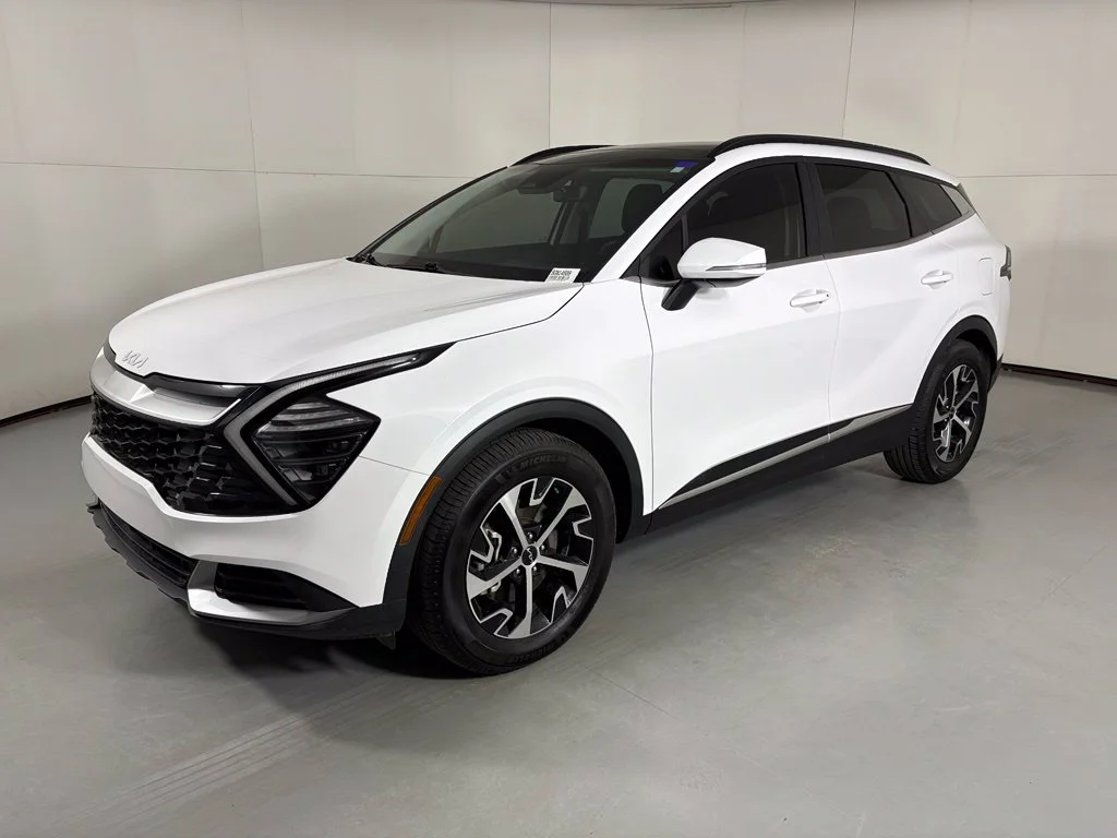 Used 2025 White Kia EX image 4