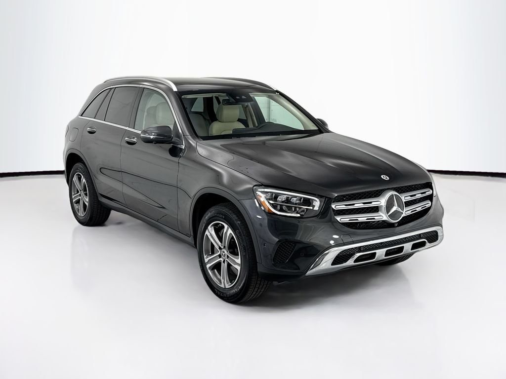 Certified Used 2022  Mercedes-Benz GLC 300 image 3