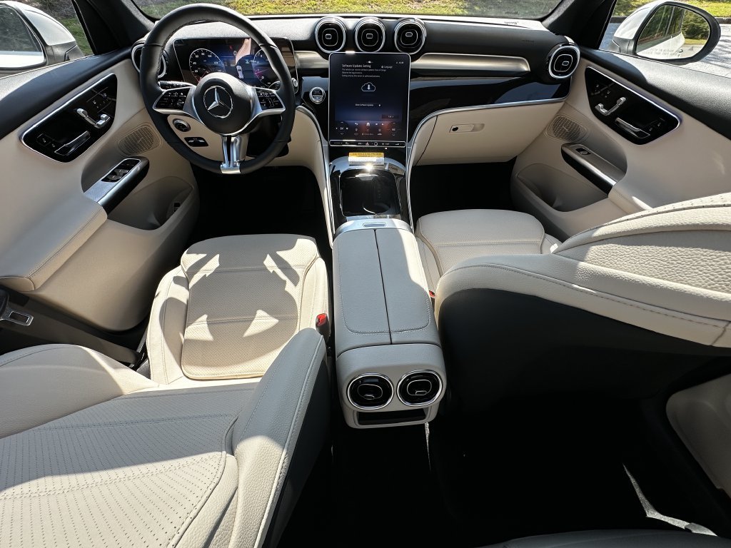 New 2027 Polar White Mercedes-Benz GLC 300 image 64