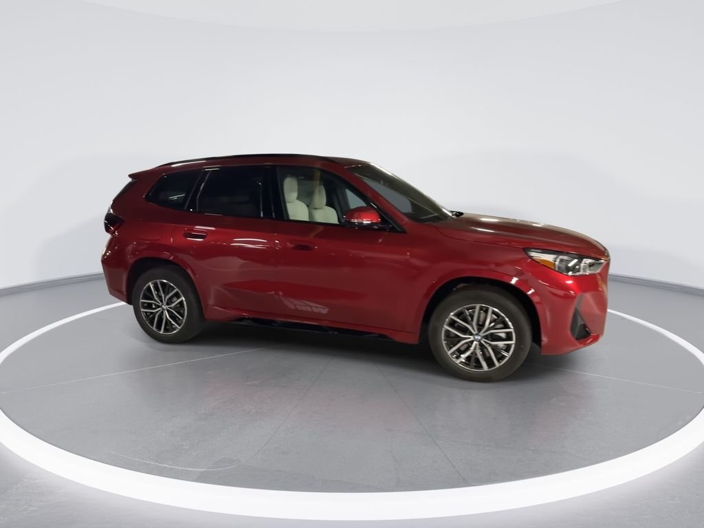 Used 2026 Red BMW xDrive28i image 9
