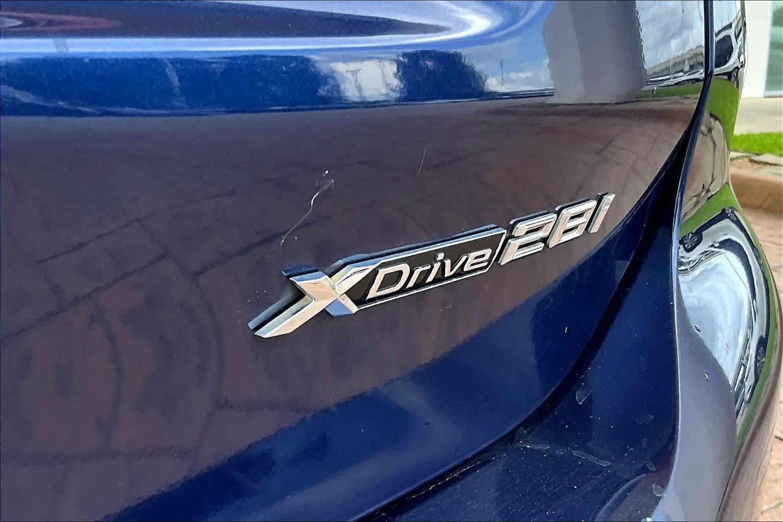 Used 2018 Mediterranean Blue Metallic BMW xDrive28i image 9