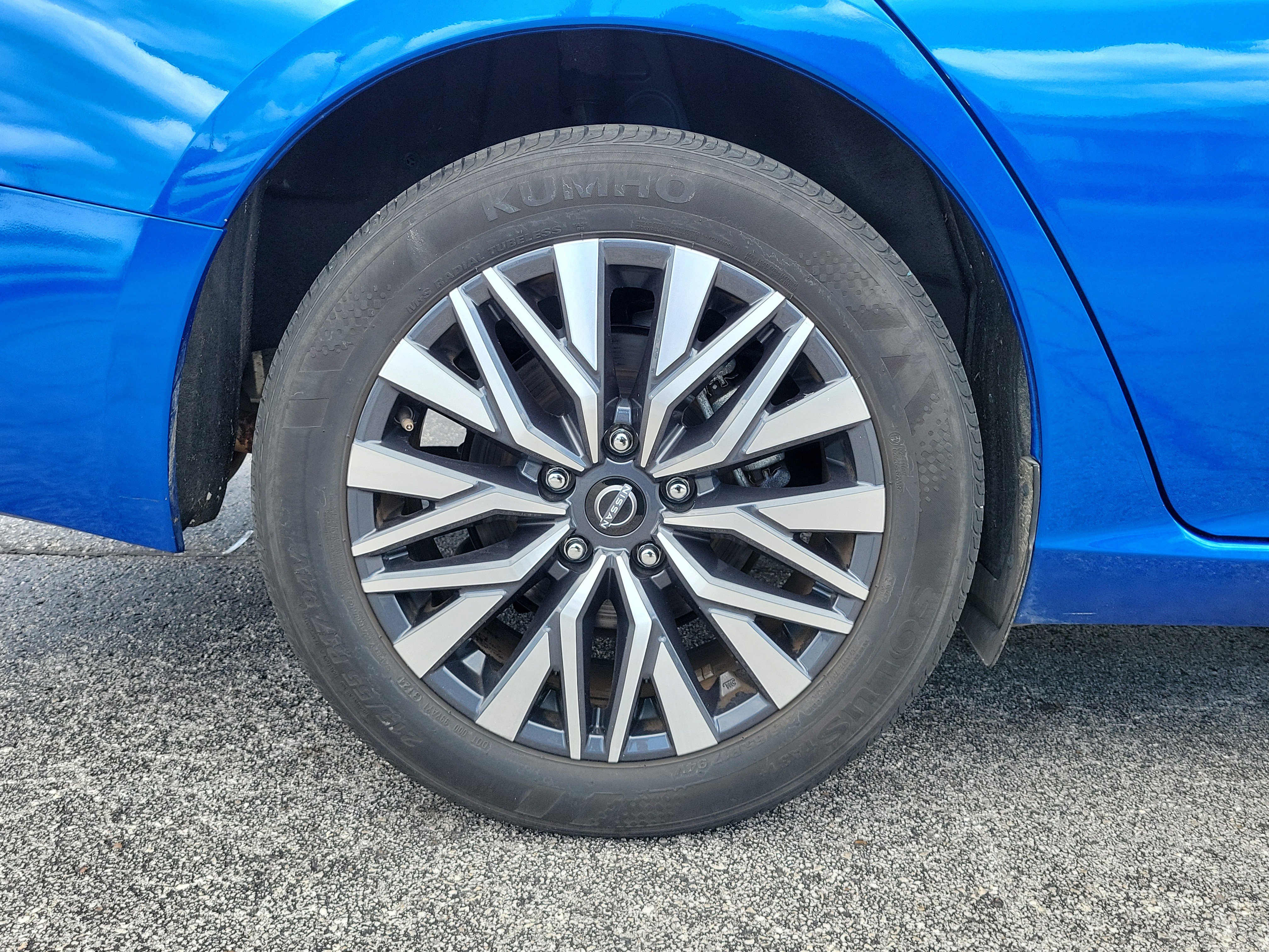 Used 2025 Bluestone Pearl Nissan SV image 8