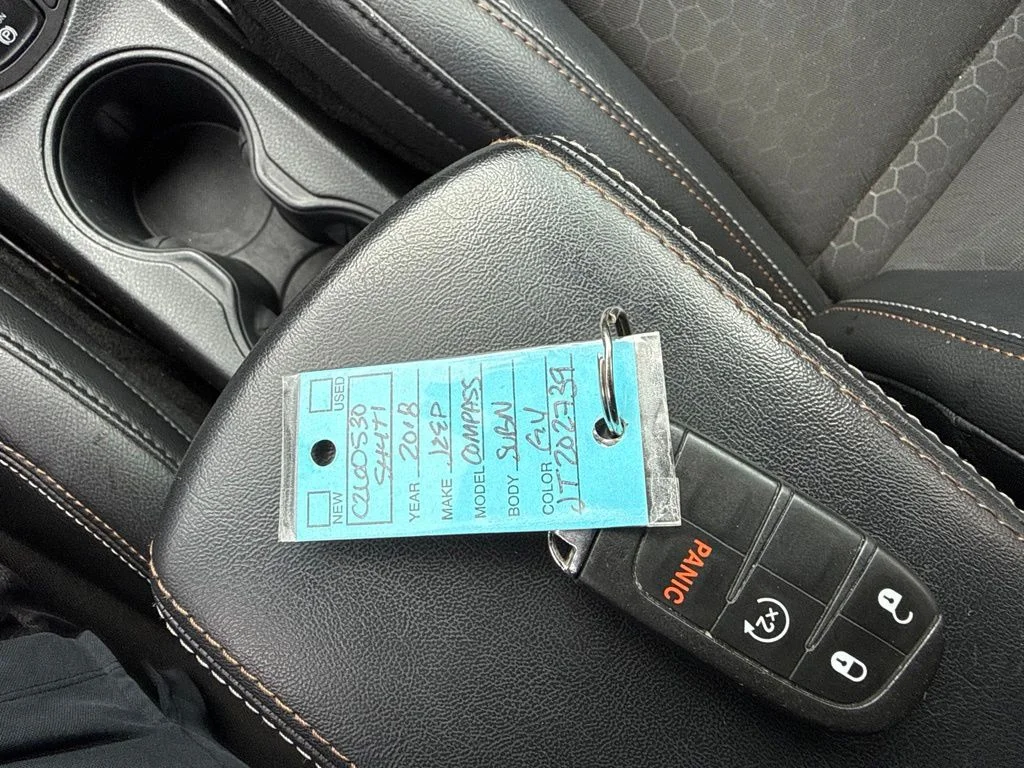 Used 2018 Gray Jeep Latitude image 35