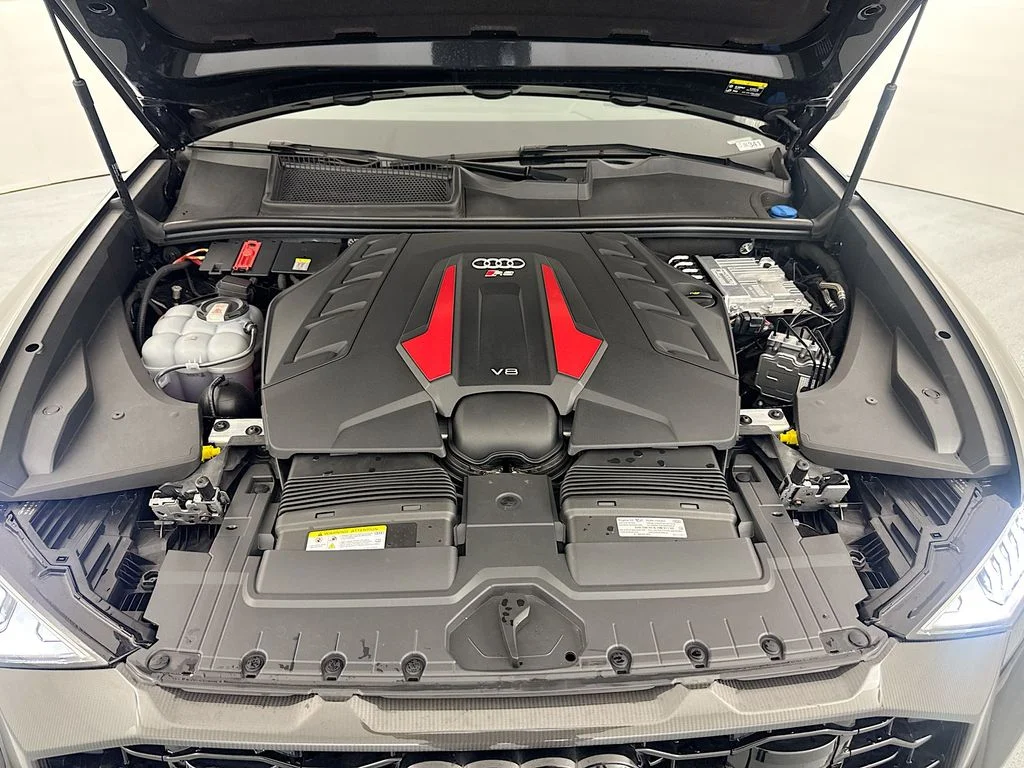 Used 2024  Audi 4.0T image 33