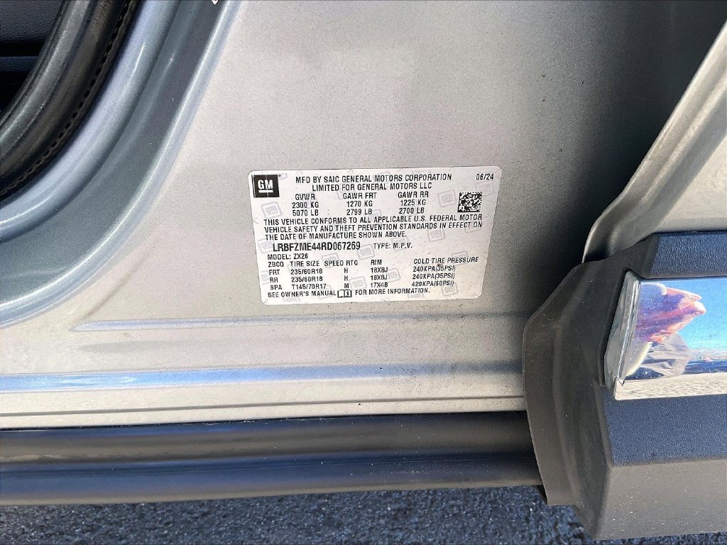 Used 2024 Gray Buick Preferred image 34