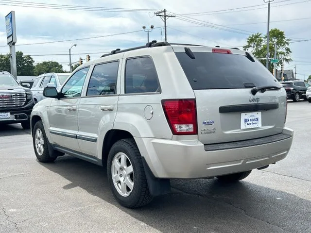 Used 2009 Light Graystone Pearl Jeep Laredo image 7