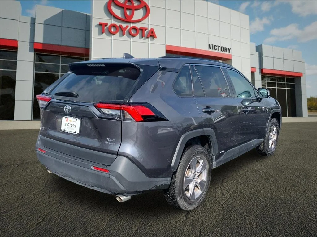 Used 2025 Gray Toyota XLE image 3