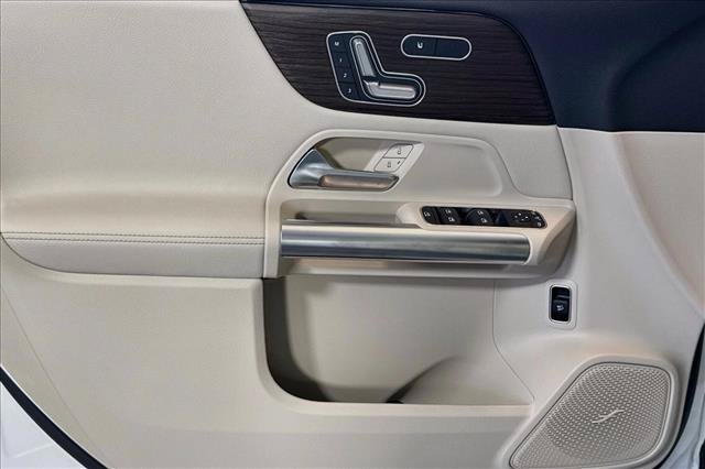 New 2026 Polar White Mercedes-Benz GLA 250 image 46