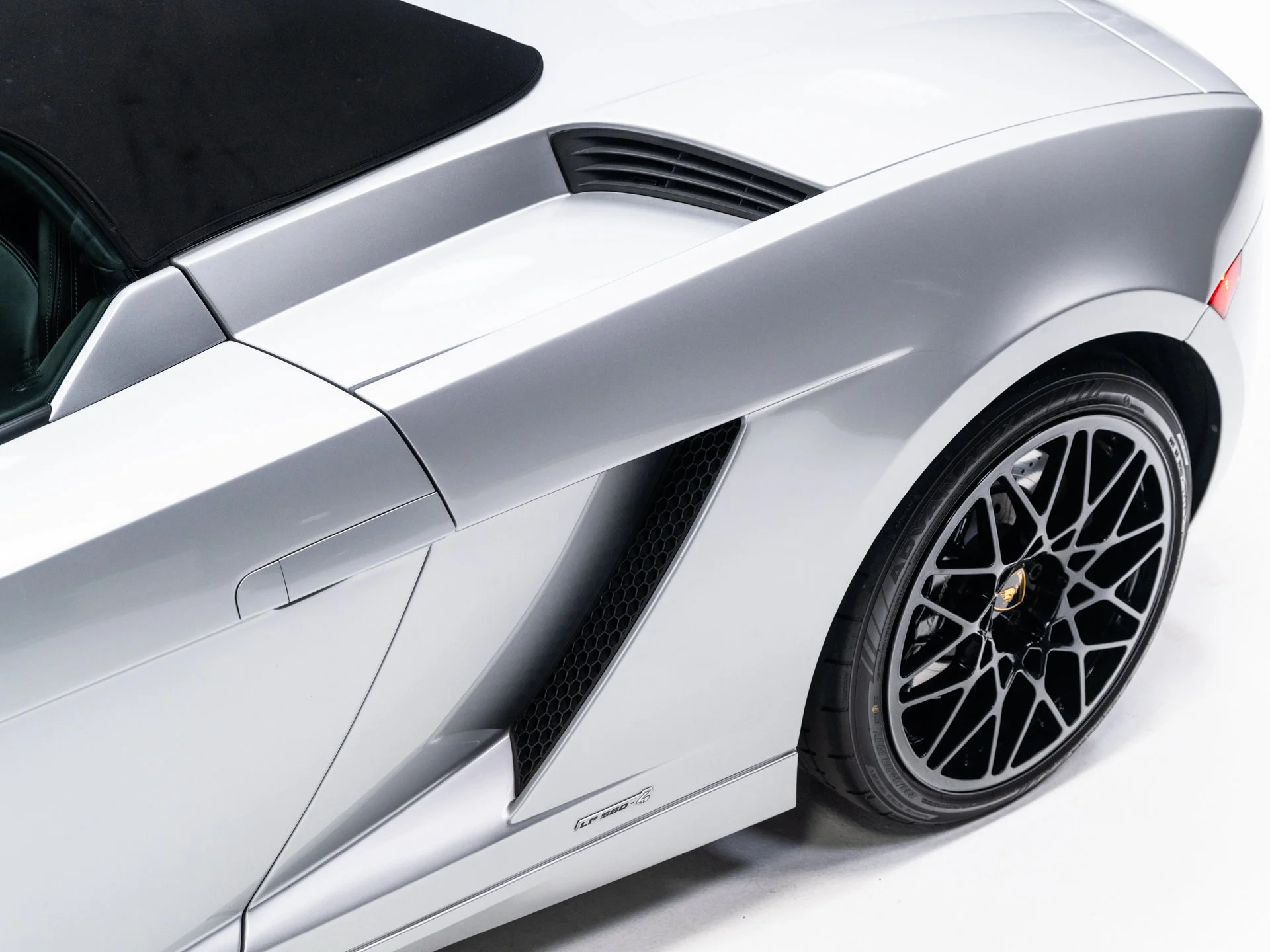 Used 2011 Grigio Thalasso Metallic Lamborghini LP560-4 image 23