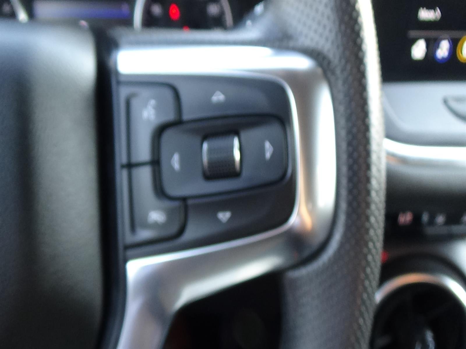 Used 2025 Sterling Gray Metallic (gxd) Chevrolet LT image 22