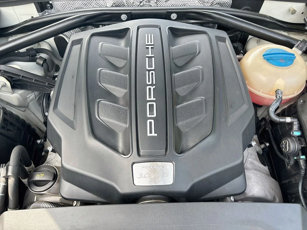 Used 2017 White Porsche S image 32