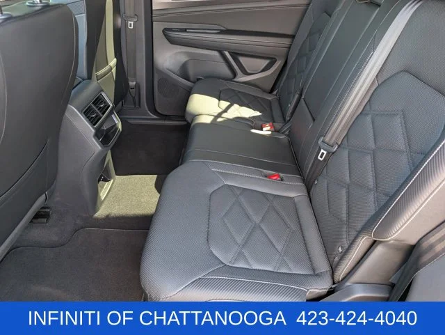 Used 2024 Gray Volkswagen 2.0T SE w/Technology image 21