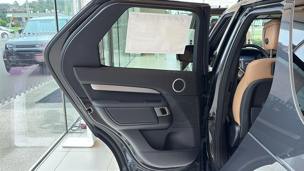 2026 Land Rover Discovery Dynamic SE - Photo 20