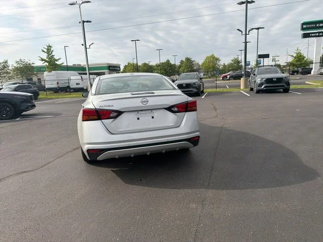 2025 Nissan Altima SV - Photo 11
