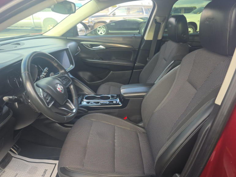 Used 2022  Buick Preferred image 7