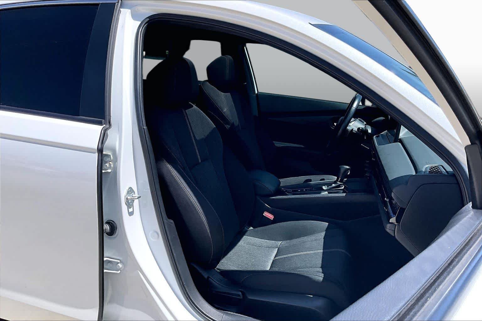 Used 2023 Platinum White Pearl Honda Sport image 17