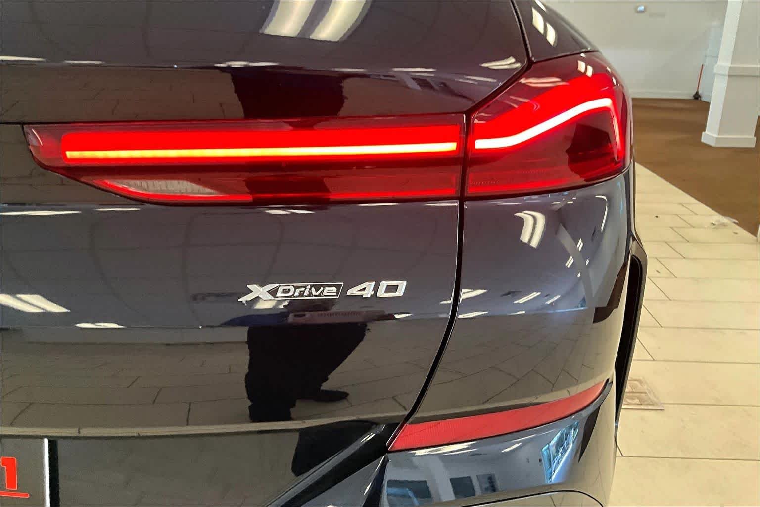 Used 2026 Carbon Black Metallic BMW xDrive40i image 9