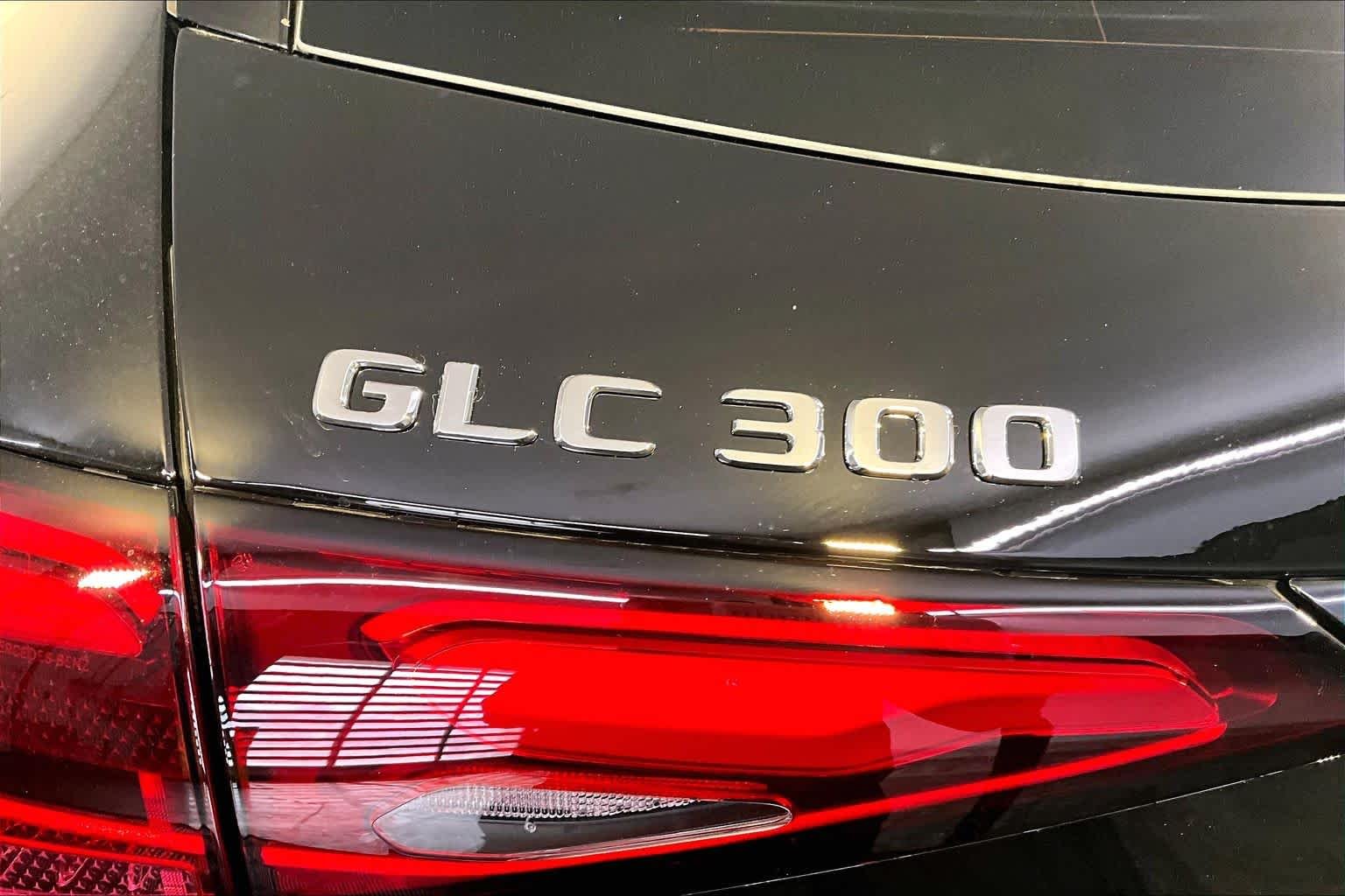 New 2026 Black Mercedes-Benz GLC 300 image 6