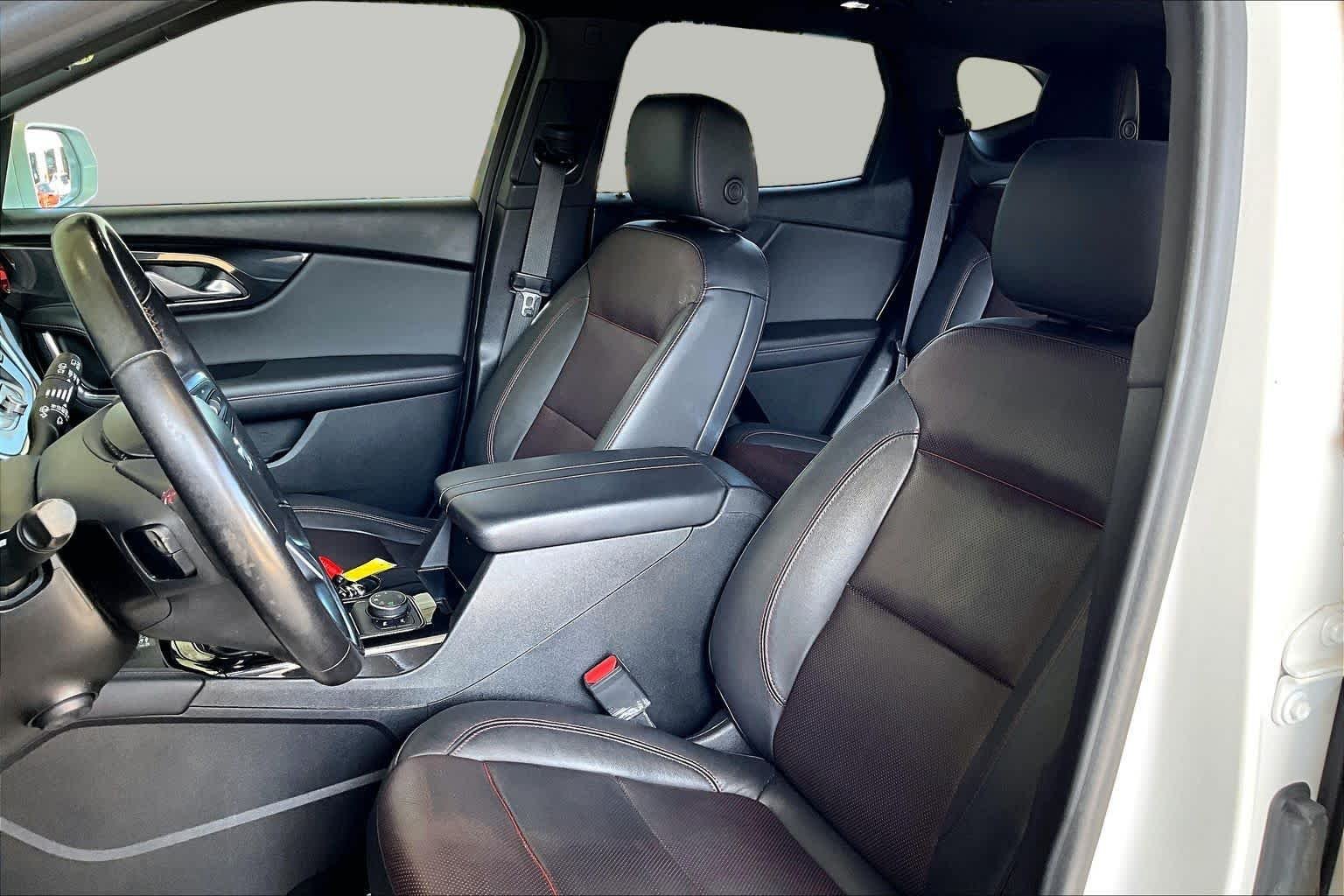 Used 2020 Iridescent Pearl Tricoat Chevrolet RS image 8