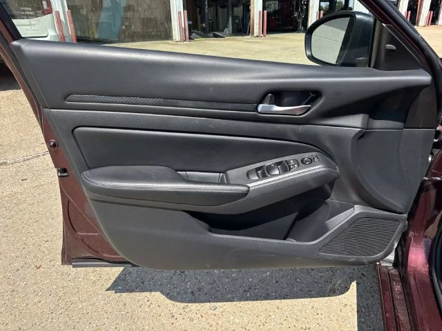 Used 2025 Red Nissan 2.5 SV image 42