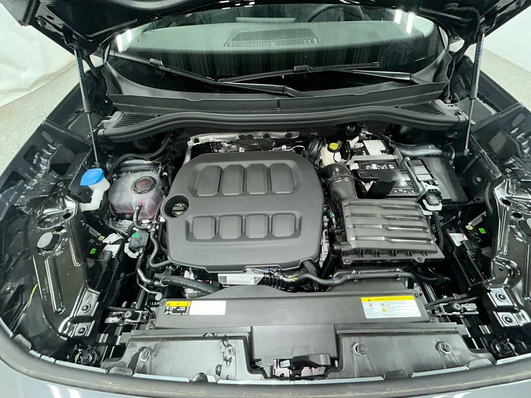 New 2026 Platinum Gray Metallic Volkswagen SE image 11