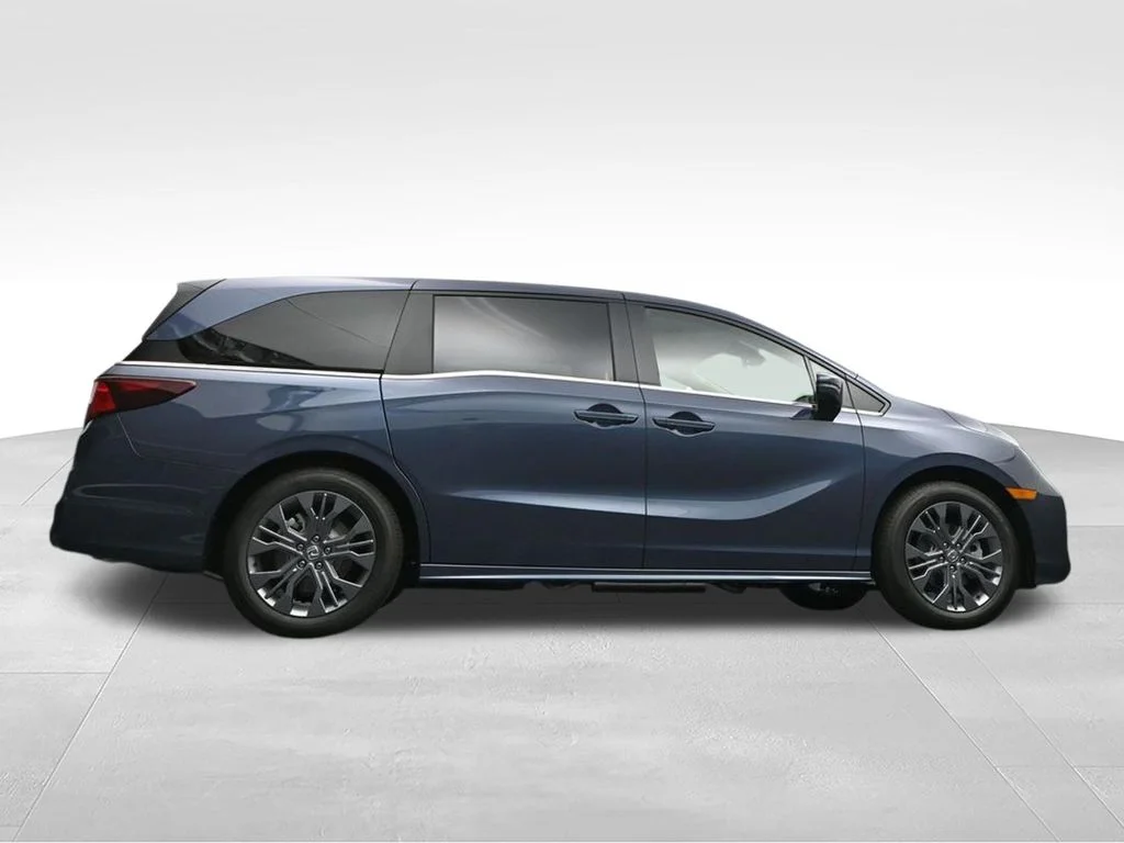 New 2026 Smoke Blue Pearl Honda Touring image 24