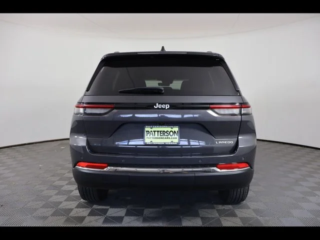 Used 2025 Gray Jeep Laredo X image 5