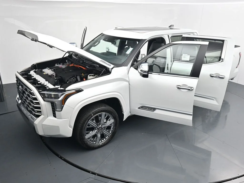 New 2026 Wind Chill Pearl <sup>1</sup> Toyota Tundra Capstone image 36