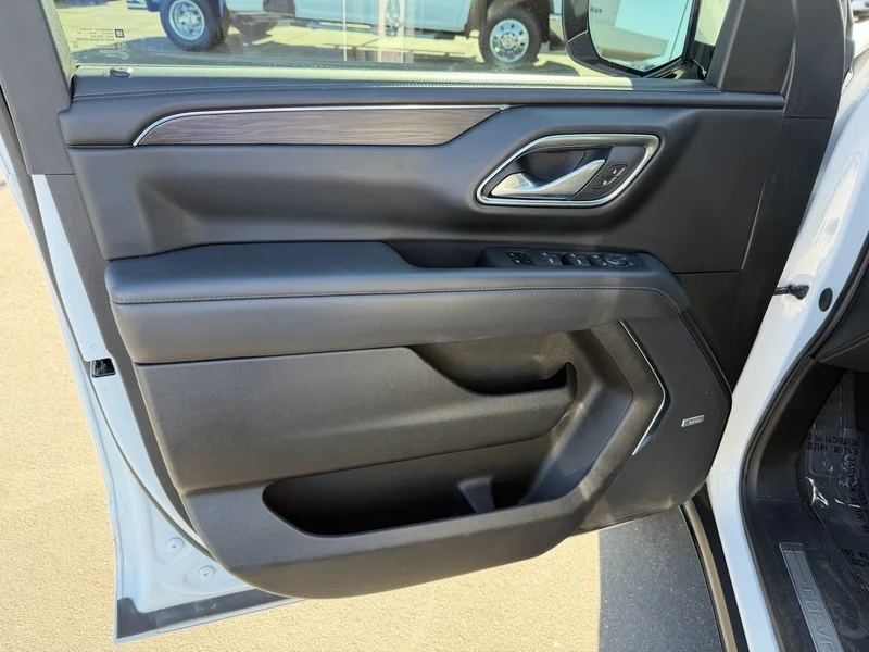 Used 2024 Summit White Chevrolet Z71 image 18