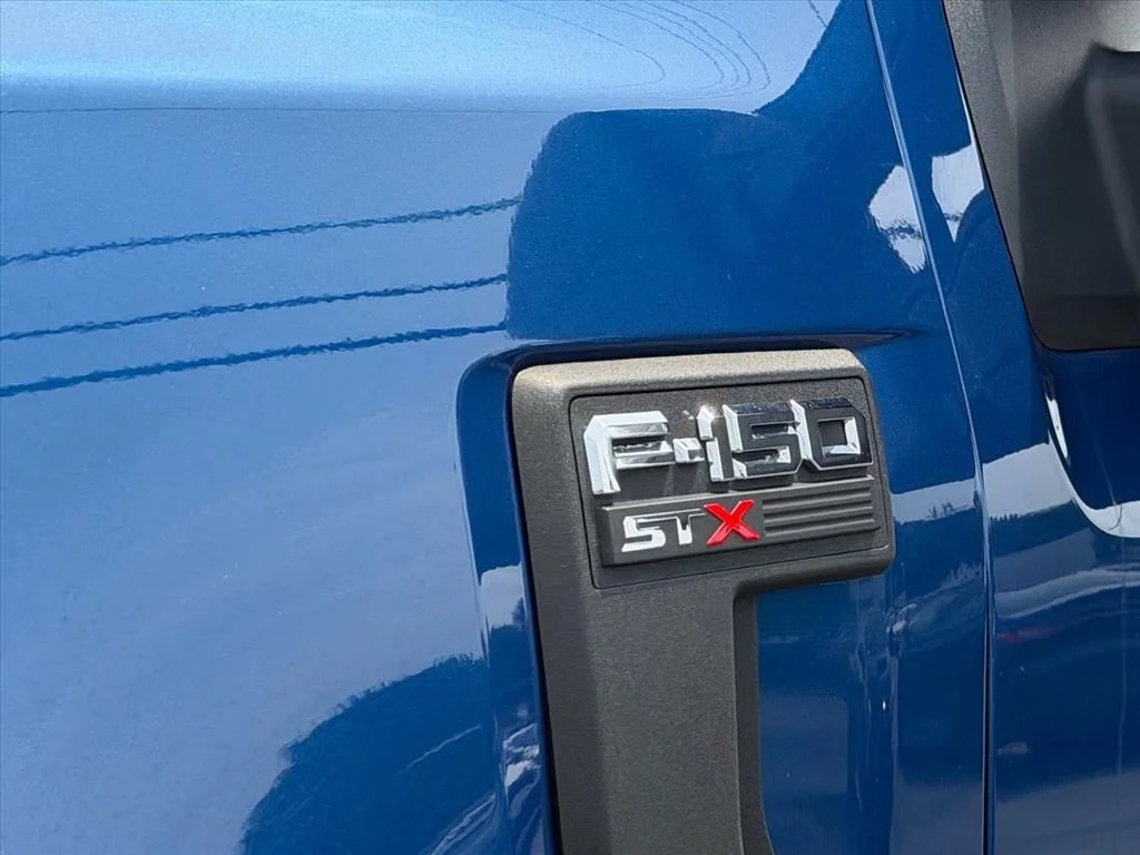 Used 2022 Blue Ford XL image 18