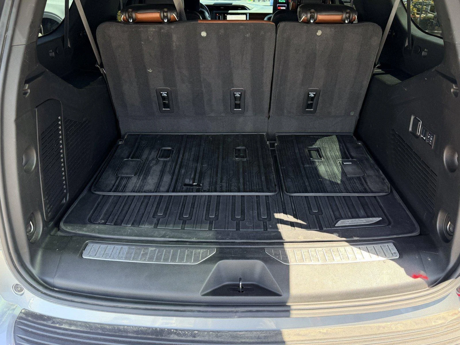 Used 2024 Sterling Metallic GMC Denali Ultimate image 13
