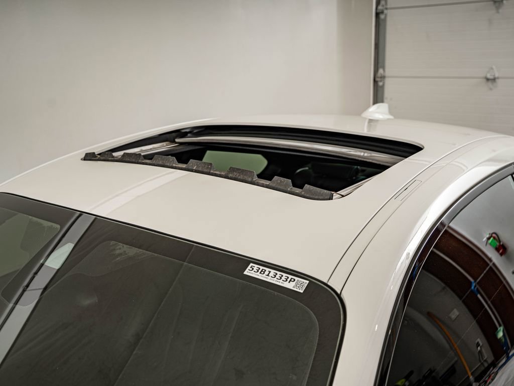 Used 2020 Alpine White BMW Competition image 23