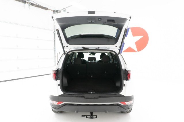 Used 2024 White Pearl Hyundai Blue image 9