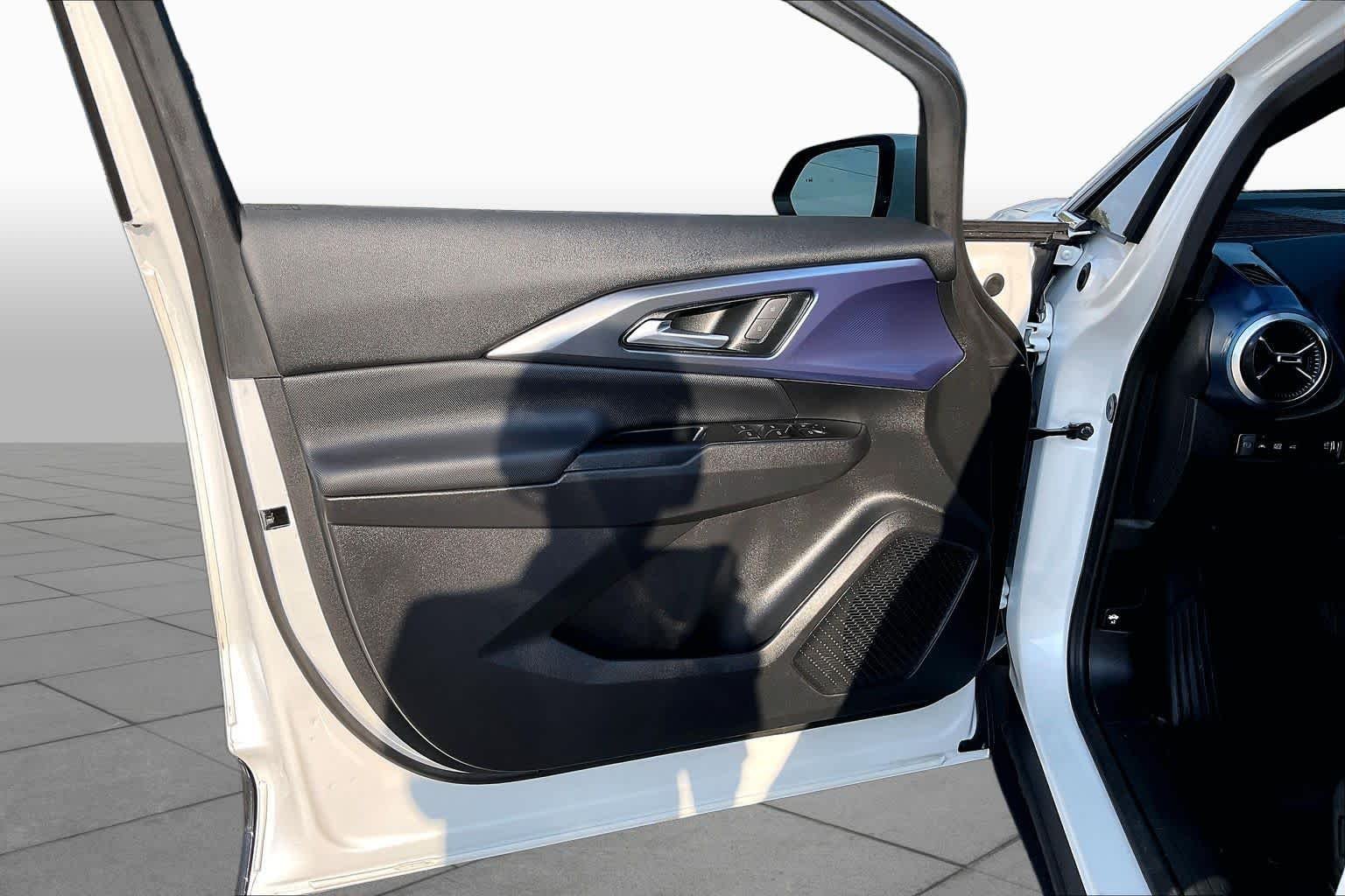 Used 2024 Iridescent Pearl Tricoat Chevrolet LT image 20