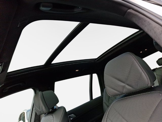 New 2027 Mineral White Metallic BMW xDrive40i image 12