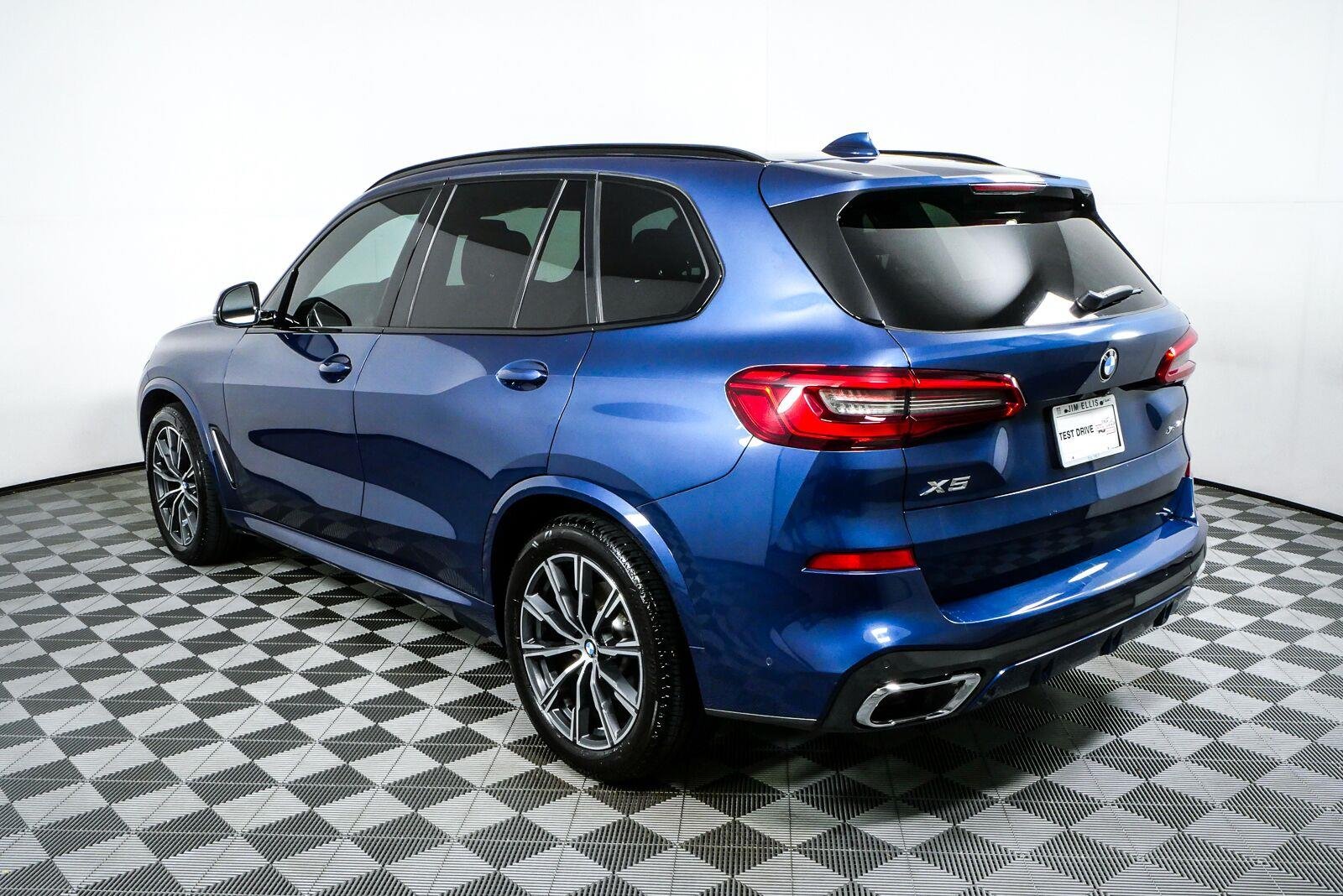 Used 2019 Tanzanite Blue II Metallic BMW xDrive40i image 29