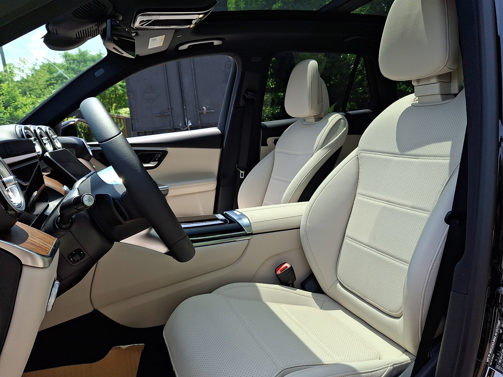 New 2026 Obsidian Black Metallic Mercedes-Benz GLC 300 image 11