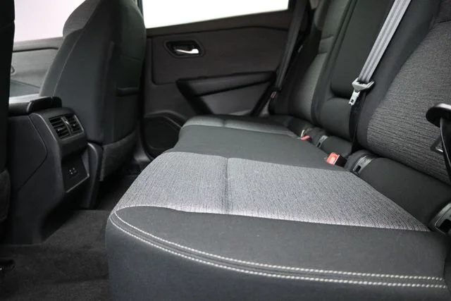 2023 Nissan Rogue SV - Photo 13