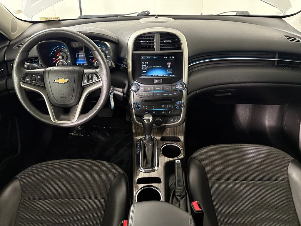 Used 2015 Silver Chevrolet LT image 32