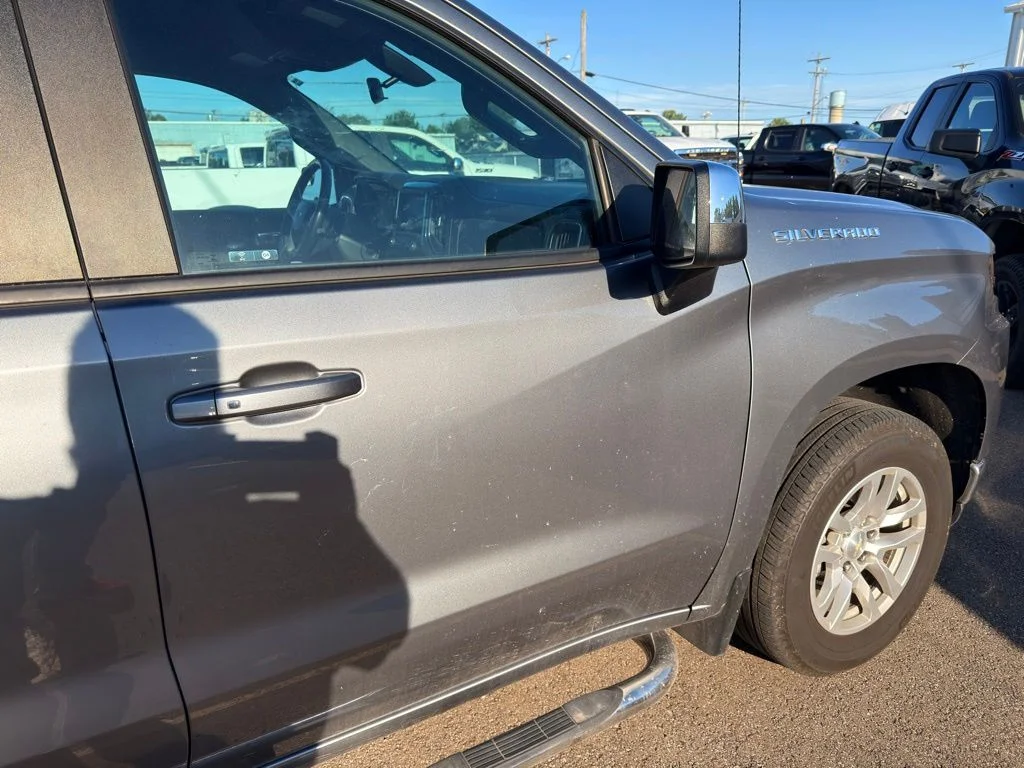 Used 2019 Gray Chevrolet LT image 3