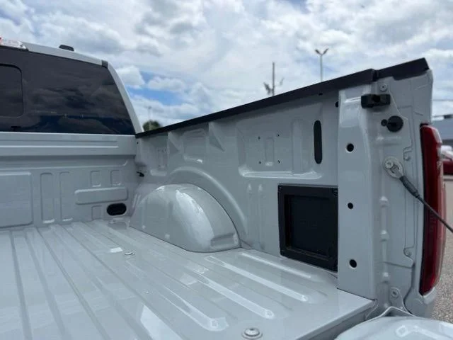 New 2026 Avalanche Ford XLT image 8