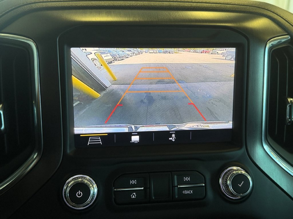 Used 2019 White GMC AT4 image 22