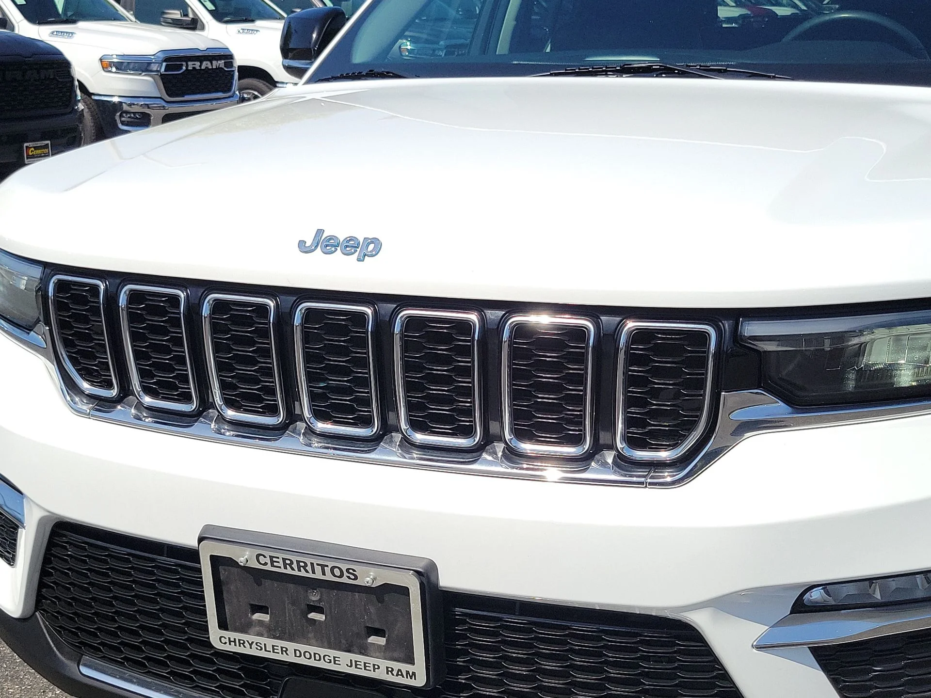 Used 2024 White Jeep 4xe image 24