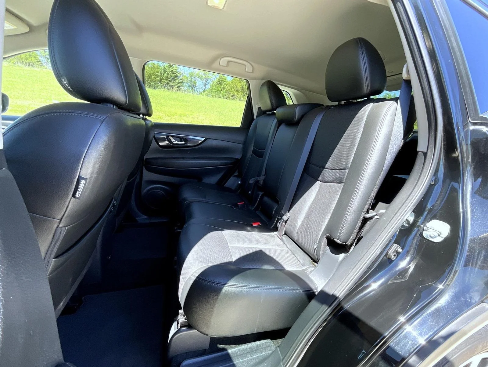 Used 2020 Black Nissan SL image 20