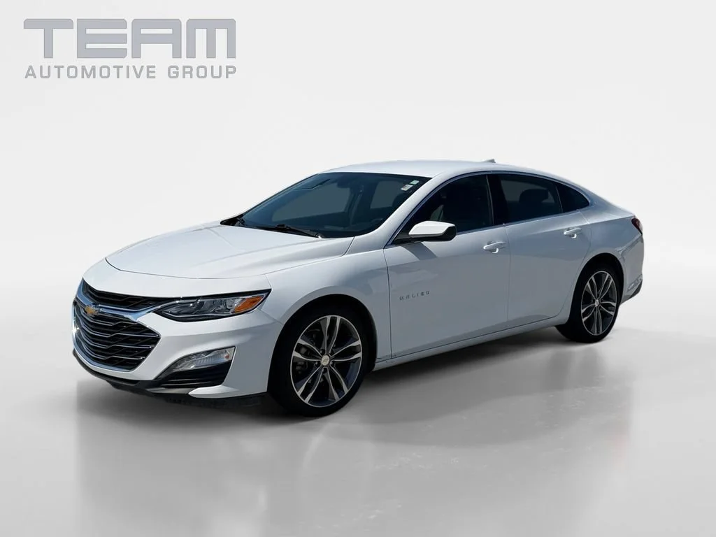 Used 2024 Summit White Chevrolet 2LT image 3